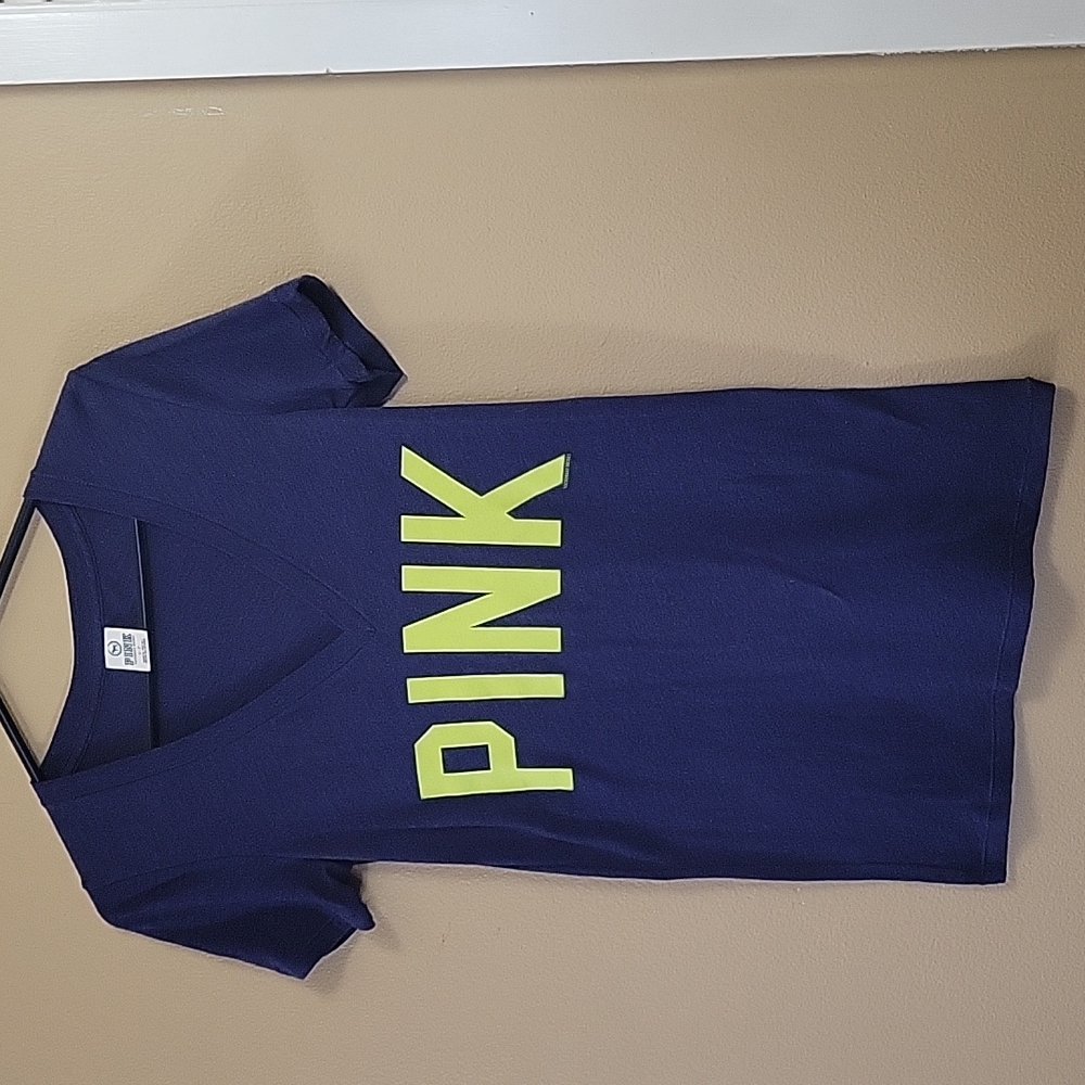 Victoria Secret/Pink T shirt